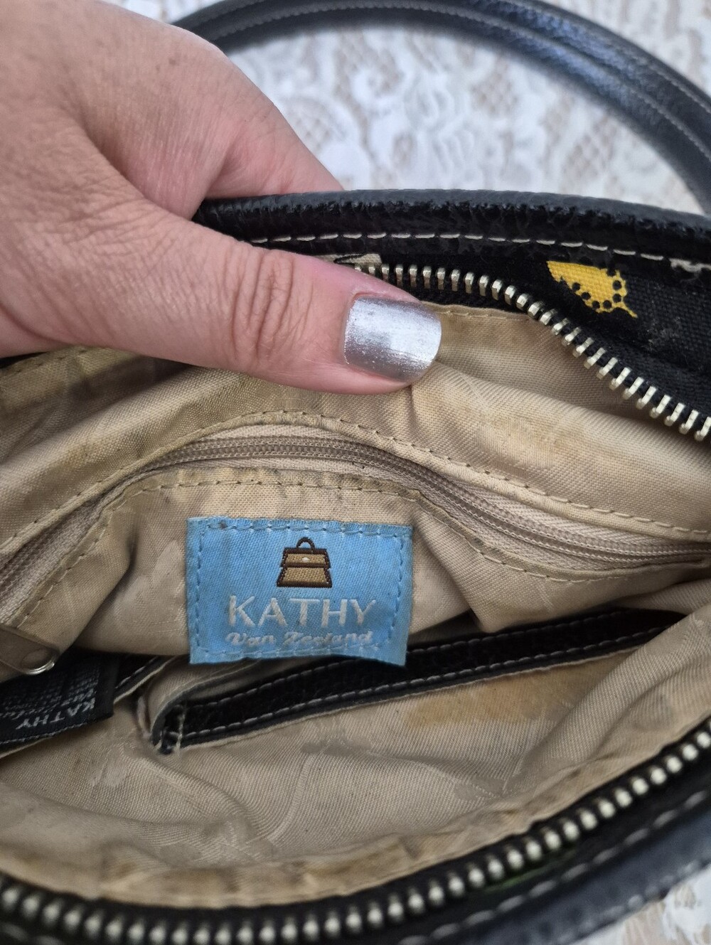 Kathy Von Zeeland Purse - Picture 15 of 16